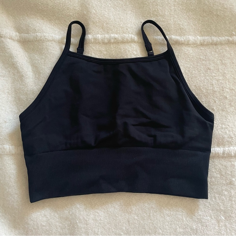Lululemon | Black Sports Bra